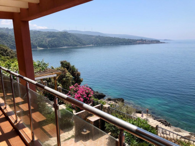Apartment 89m2 on the first line with panoramic sea views in Dobra Voda